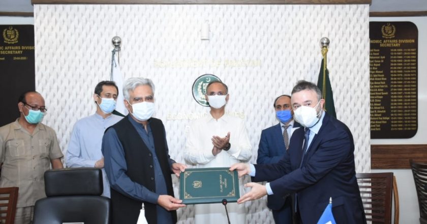 Mr. Omar Ayub Khan witnessed the signing ceremony of loan agreement of “Khyber Pakhtunkhwa Spending Effectively for Enhanced Development (SPEED) Program