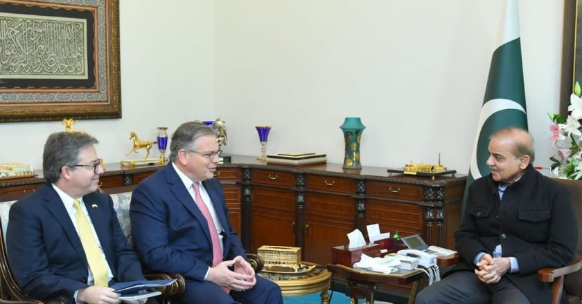 U.S. Ambassador to Pakistan calls on Prime Minister