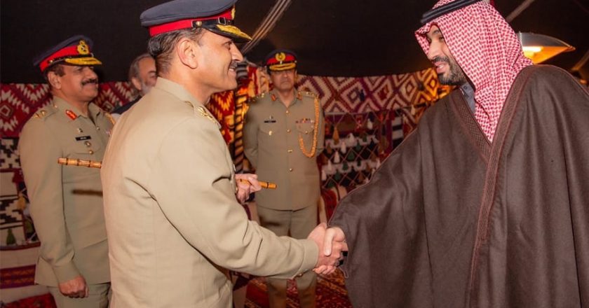 Meeting of Army Chief with Saudi Crown Prince, agreement to strengthen relations, defense cooperation