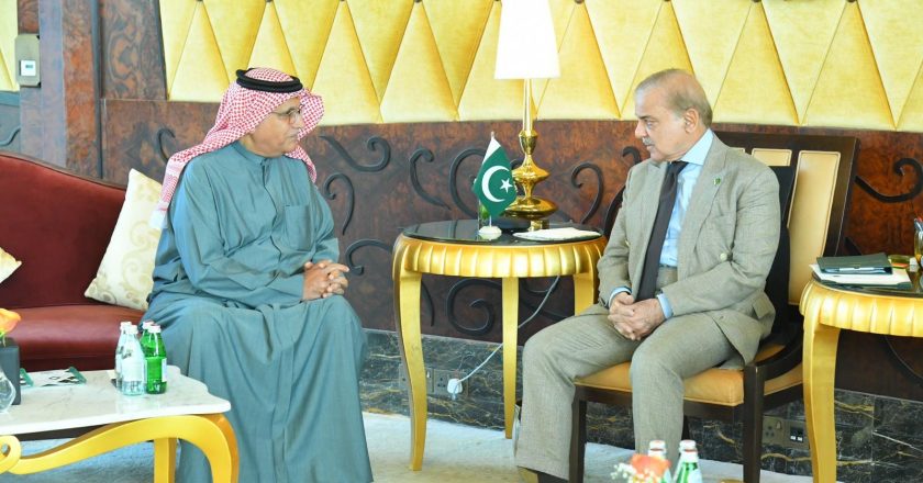 A delegation of Abu Dhabi Chamber of Commerce calls on Prime Minister Muhammad Shehbaz Sharif