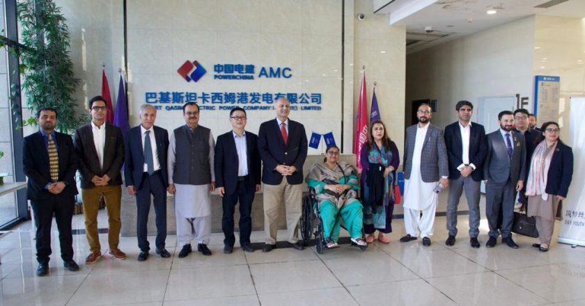 Parliamentarians laud CPEC during tour of Projects in Sind