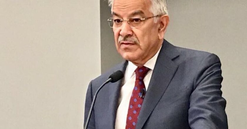 Govt. in no hurry to arrest Imran Khan, dealing with restraint: Khwaja Asif