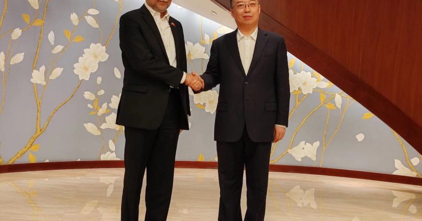 Planning Minister for early completion of ML_1, KRC