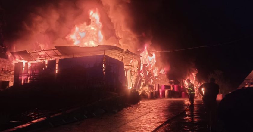 A fire ripped through the camp of a Chinese company managing the construction of a remote hydropower dam in northwestern Pakistan on Tuesday