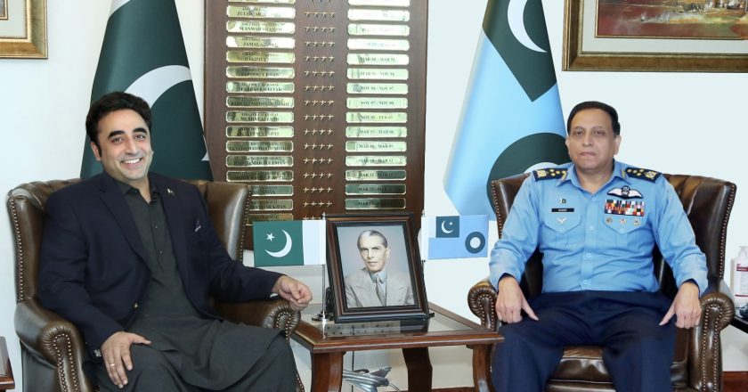 FOREIGN MINISTER OF PAKISTAN CALLS ON AIR CHIEF
