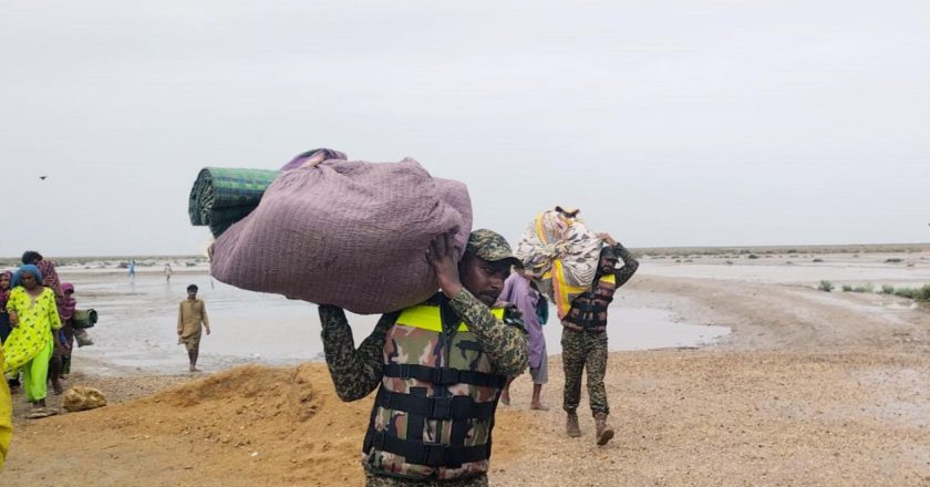 PAKISTAN NAVY CONTINUES RESCUE & RELIEF OPERATION AT CYCLONE EFFECTED AREAS OF SINDH AND BALOCHISTAN