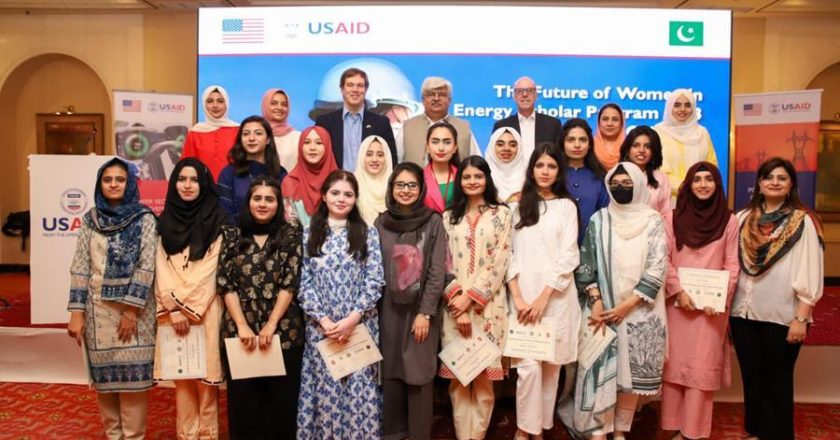 U.S. Deputy Chief of Mission Concludes the Future of Women in Energy Scholar Program