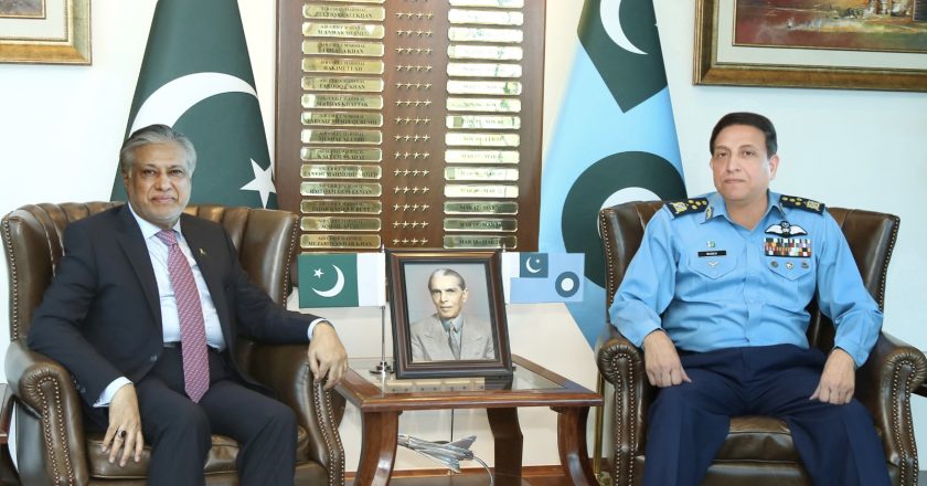 FINANCE MINISTER OF PAKISTAN CALLS ON AIR CHIEF