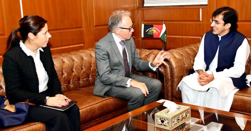 Australian High Commissioner  called on the Chairman of the Standing Committee on Foreign Affairs of the National Assembly of Pakistan