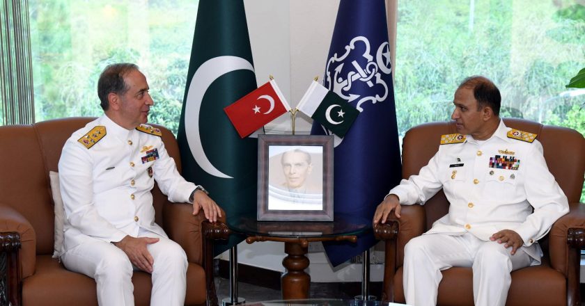 COMMANDER OF TURKISH NAVAL FORCES VISITS NHQ