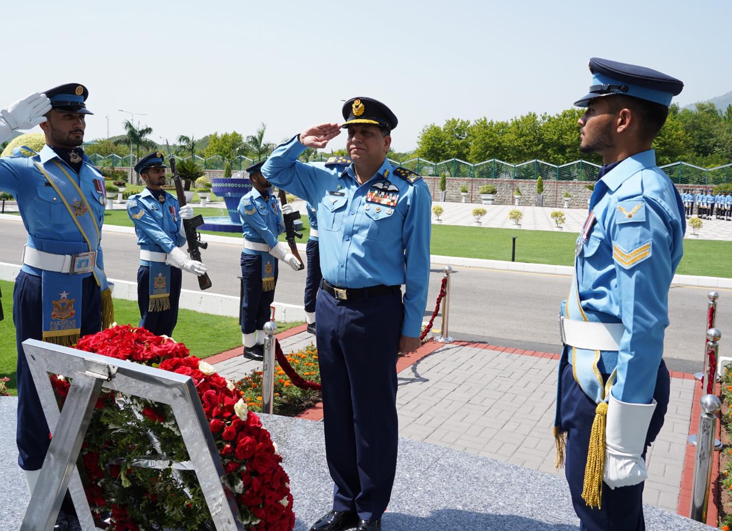 Pakistan Afsa PAKISTAN AIR FORCE PAYS HOMAGE TO ITS MARTYRS - The Pakistan Times