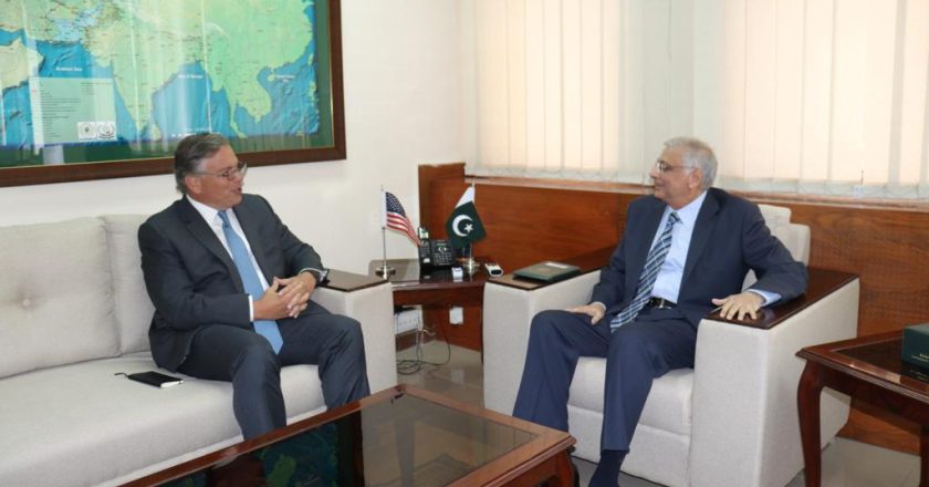 US Envoy calls on Planning Minister