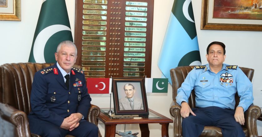 COMMANDER TURKISH AIR FORCE VISITS AIR HEADQUARTERS