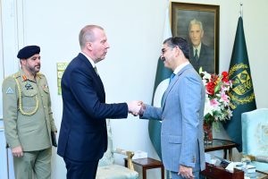 Prime Minister receives the Ambassador of the Russian Federation
for a farewell call