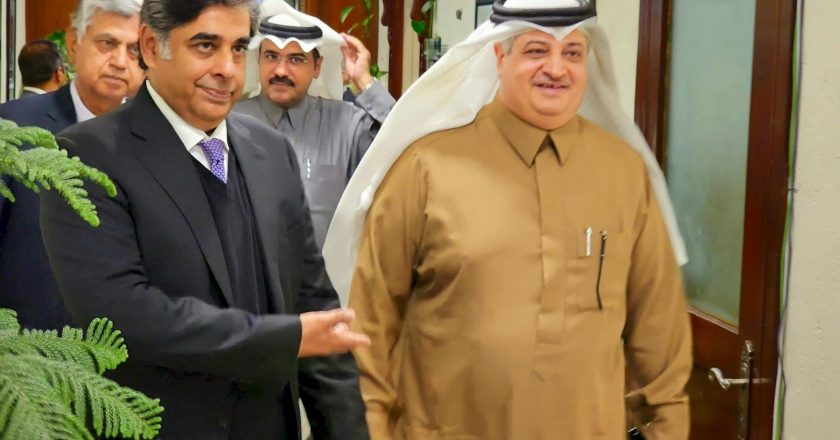 وزیر داخلہ و تجارت ڈاکٹر گوہر اعجاز سے سعودی سفیر نواف بن سعید المالکیی کی ملاقات