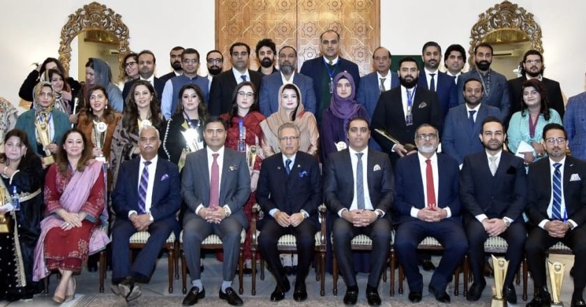 Dr. Arif Alvi urges equal opportunities for businesswomen to improve the economy