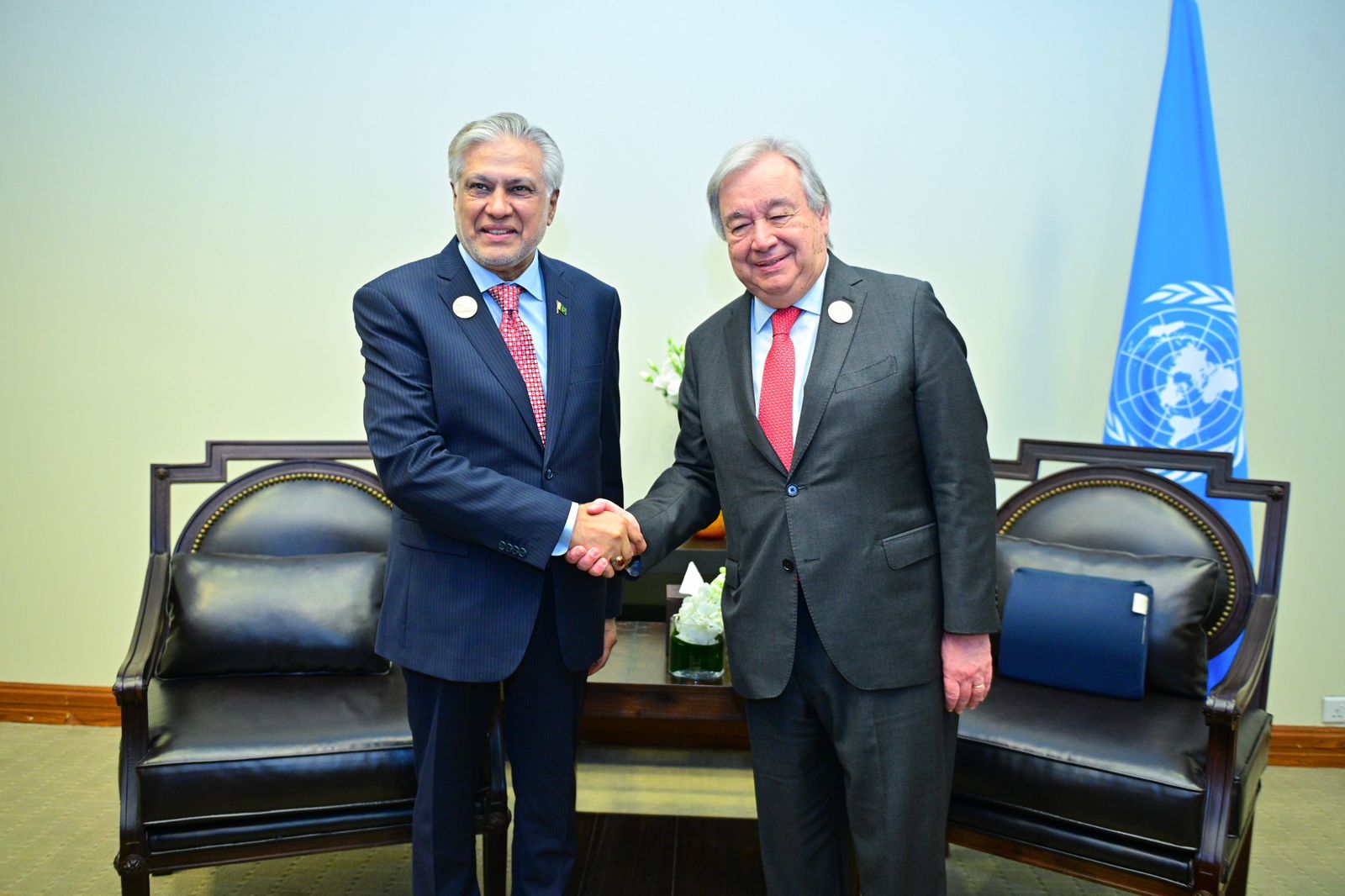 Ministry of Foreign Affairs (Office of the Spokesperson) ********* MEDIA NOTE *Meeting of the Deputy Prime Minister & Foreign Minister with the UN Secretary-General* Deputy Prime Minister and Foreign Minister, Mohammad Ishaq Dar, held a meeting with the UN Secretary-General, António Guterres, on the sidelines of the high-level conference on “Urgent Humanitarian Response for Gaza,” being held in Jordan. The Deputy Prime Minister lauded the UN Secretary General’s initiative to jointly hold the conference along with Jordan and Egypt at a time when the people of Palestine are in dire need of international support and urgent humanitarian assistance. He also commended the leadership and proactive role of the Secretary-General in raising concern at the situation in Gaza on the international stage. Reiterating Pakistan’s strong and unequivocal condemnation of the indiscriminate and brutal use of force by Israel against the Palestinians, the Deputy Prime Minister called for an immediate and unconditional ceasefire, unimpeded humanitarian assistance to the besieged people of Gaza, return of the displaced Palestinians, and ensuring accountability for the war crimes and crimes against humanity being committed by Israel. The Deputy Prime Minister and Foreign Minister also urged the UN Secretary-General to use his good offices for the just resolution of the outstanding Jammu & Kashmir dispute in accordance with the relevant UN Security Council resolutions. the pakistan times www.thepakistantimes.com.pk 