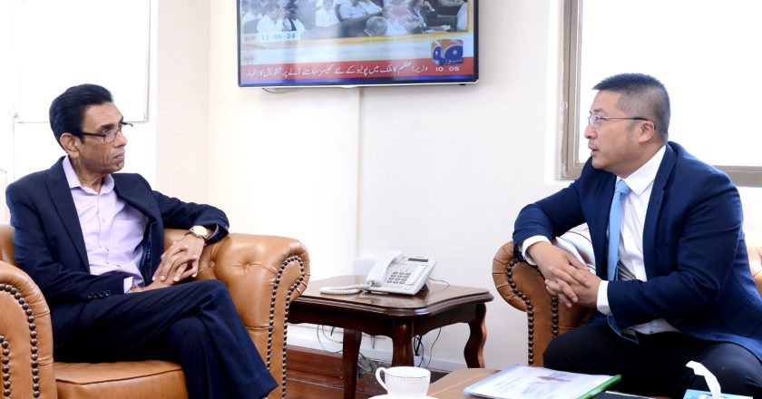 Vice CEO Huawei Pakistan ,Ray Yu called on the Federal Minister for Science and Technology Dr. Khalid Maqbool Siddiqui