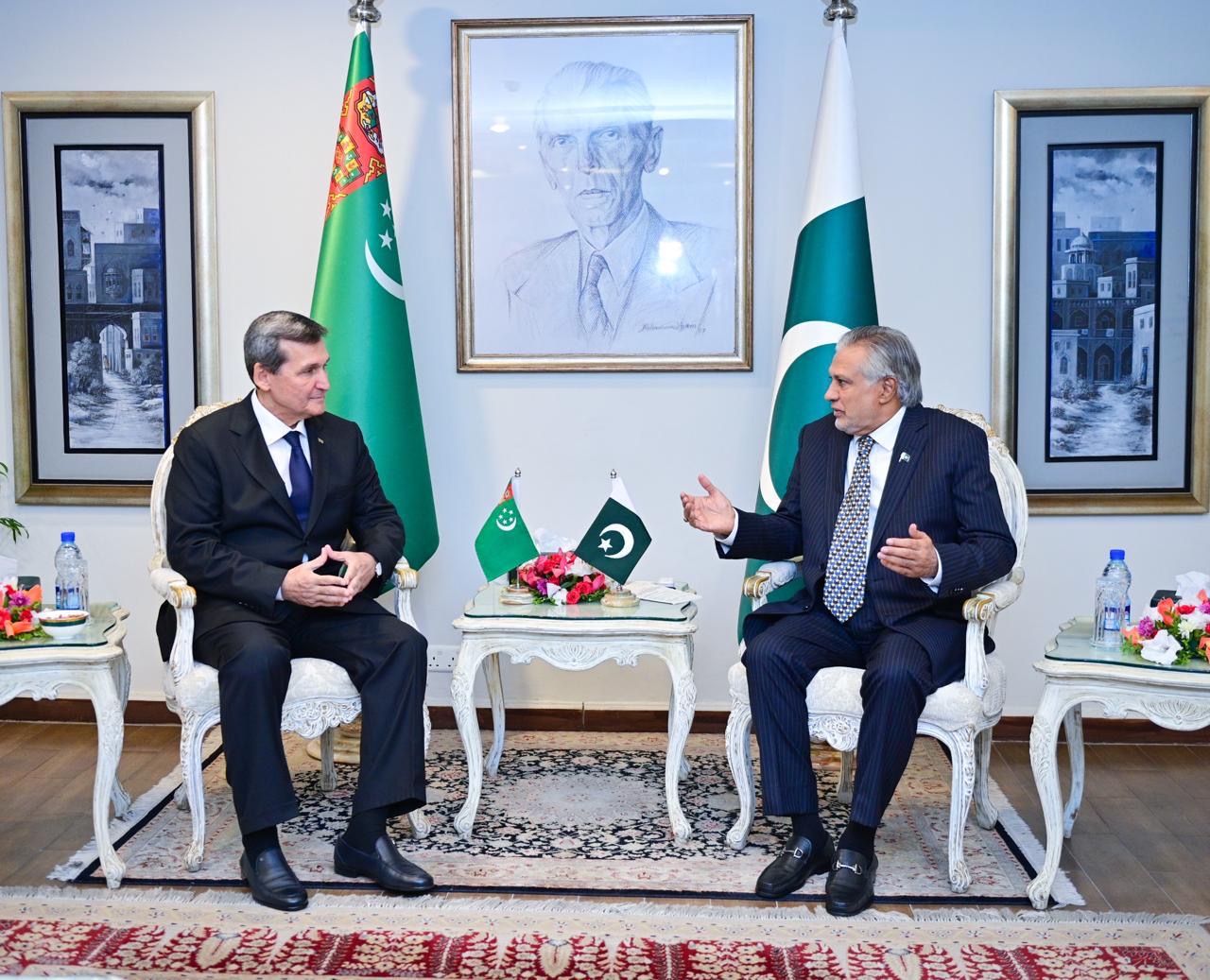 Deputy Prime Minister and Foreign Minister Senator Mohammad Ishaq Dar @MIshaqDar50 held talks with Deputy Chairman of the Cabinet of Ministers and Minister for Foreign Affairs of Turkmenistan Rashid Meredov on a range of bilateral areas of cooperation and regional and global issues of mutual concern. 

They agreed to further strengthen bilateral cooperation and  enhance high level dialogue and exchanges at the leadership level.
