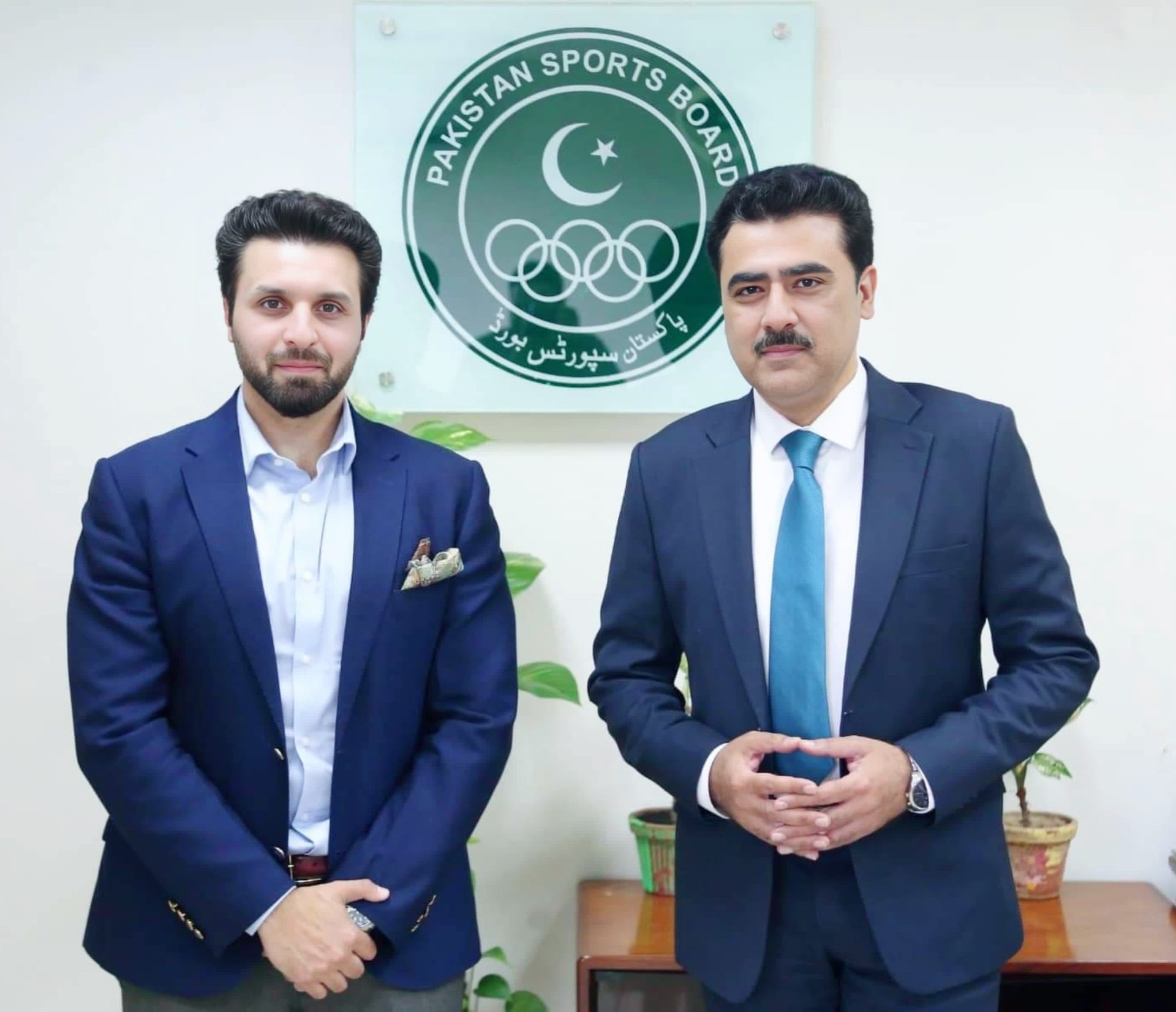 Pakistani Long Range Shooter Mohsin Nawaz Meets DG PSB

Islamabad: Pakistani long-range F-Class shooter Mohsin Nawaz met with the Director General of the Pakistan Sports Board today at the Pakistan Sports Complex. The meeting highlighted Nawaz’s achievements and discussed future support for long-range shooting in Pakistan.
Pakistan Times