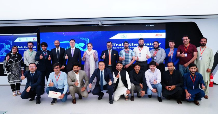 Huawei Launches “Train The Trainer” Major Training Initiative for 300,000 Students in Pakistan .