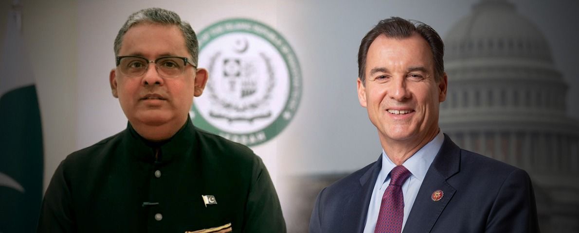 Translation: Pak Ambassador to the US Rizwan Saeed Sheikh today had a telephonic conversation with leading member of Congressional Pakistan Caucus Rep. Tom Suozzi. Pak-US relations and further strengthening of bilateral cooperation was discussed during the conversation. Congressman Tom Suozzi congratulated the Ambassador on assumption of duties as the Pakistan’s Ambassador to the United States Pak-US relations are of great importance to both the countries and the region: Pakistani Ambassador The positive trajectory of bilateral relations is encouraging. We are determined to fully utilize this spirit of goodwill and friendship for further strengthening of multifaceted relations, especially economic ties: Rizwan Saeed Sheikh. The Ambassador of Pakistan thanked Congressman Tom Suozzi for expressing good will and his felicitation message on the occasion of Independence Day Rep. Tom Suozzi appreciated the Pakistani community for their contribution towards strengthening Pakistan-US relations and their services for the country. During the conversation, they reaffirmed their commitment to strengthen Pak-US relations, work together to promoting people to people ties and to mobilize and strengthen Pakistani caucus in the US Congress. The Pakistan times Pakistan times