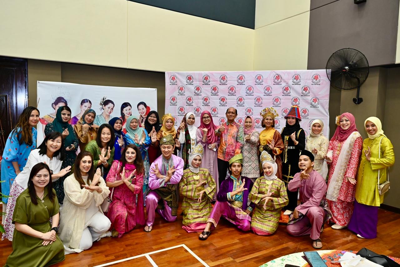 PERWAKILAN Islamabad under the leadership of To’ Puan Amelia Amani Abdullah, Chairperson of PERWAKILAN successfully hosted an exclusive coffee morning get-togther celebrating Malaysian Culture on Wednesday, 11 September 2024. The event started off with a welcome remarks by H.E. Ambassador Dato’ Mohammad Azhar Mazlan, followed by the presentation of appreciation certificates to the cultural performers from Kencana Pawana, University Malaysia Pahang(UMP), Al-Sultan Abdullah, Malaysia; Chef Pathma of Islamabad Serena Hotel and Madam Sofia.

2.​The main purpose of the event was to strengthen the bond of friendship and socio-cultural understanding with the diplomatic ladies circle, Pakistani and Malaysian ladies residing in Pakistan. Apart from that, it was also a culmination of the High Commission's Malaysia 67th National Day Celebration and Malaysia Food Festival Week.

3.​Guests were treated to a delightful brunch of Malaysian style fried noodles, spring rolls, dessert (kuih bakar) and variety of pastries and seasonal fruits.

4.​While enjoying the delicious spread, multi media show on PERWAKILAN’ activities and Malaysia was presented on the big screen. This was followed by a series of cultural performances, featuring traditional dances by Kencana Pawana, UMP. To their delight, the guests were visibly impressed with the different traditional Malaysia’s costumes presented by PERWAKILAN ladies and family during a fashion show.

5.​Towards the end of the event, guests were invited to join in the dance - ‘joget’ one of Malaysia’s renowned traditional dances. All present joined in and had a great time!

6.​It was really a memorable morning as aptly cited by H.E. Ambassador Dato’ in his remarks …’to know Malaysia is to love Malaysia!’

7.​Kudos and Congratulations to all the PERWAKILAN members for their commitment in making this event a success.
The pakistan Times
Pakistan Times
Daily the pakistan Times
