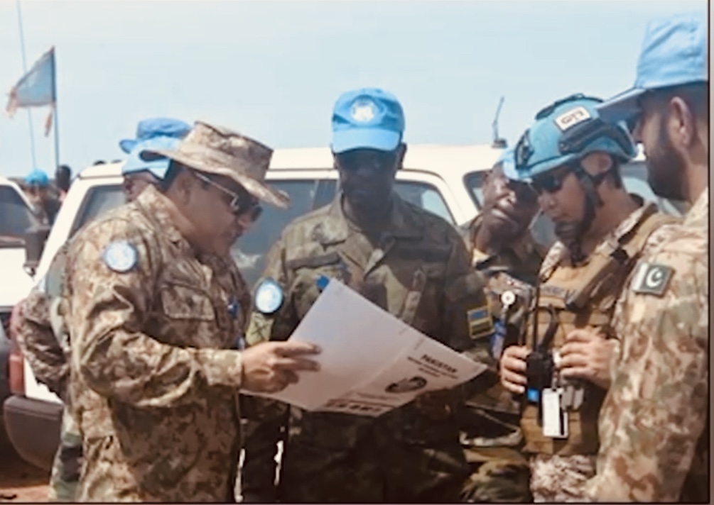 *ISPR*
*Rawalpindi, 19 September, 2024:*

*Professionalism of Pakistani Peacekeepers Acknowledged by Indian Force Commander*

In the line with mandate assigned by UNSC, Pakistani peacekeepers are performing their duties for maintenance of peace and security in South Sudan. Pakistani blue helmets have undertaken daunting engineers' tasks in complex and challenging operational environment to ensure Protection of Civilians which has always remained top priority for Pakistani Peacekeepers. Pakistani contingent worked day & night and protected over 250,000 Internally Displaced Persons (IDPs) in worst flood effected areas.

The professionalism of Pakistan Peacekeeping Contingent has been acknowledged by Force Commander United Mission in South Sudan, Lieutenant General S Mohan from India. The acknowledgement has been made in form of a letter to Pakistan's Chief of Army Staff, General Syed Asim Munir, NI (M), HI (M); in which Indian General Officer commended professionalism, dedication and unwavering commitment of Pakistani Peacekeepers. Moreover, Indian General Officer specially acknowledged the role played by Brigadier Shafqat Iqbal as Sector Commander and Lieutenant Colonel Shahbaz Aslam as Commanding Officer.

The Force Commander's recognition serves as a testament to the Pakistani Army's reputation as a reliable and capable partner in international peacekeeping efforts.

Pakistan remains committed to play a pivotal role as a responsible member of the international community to help realize the ideals of global peace and security through active support in UN Peacekeeping Missions.
The pakistan Times
Pakistan Times
Dailythepakistantimes
