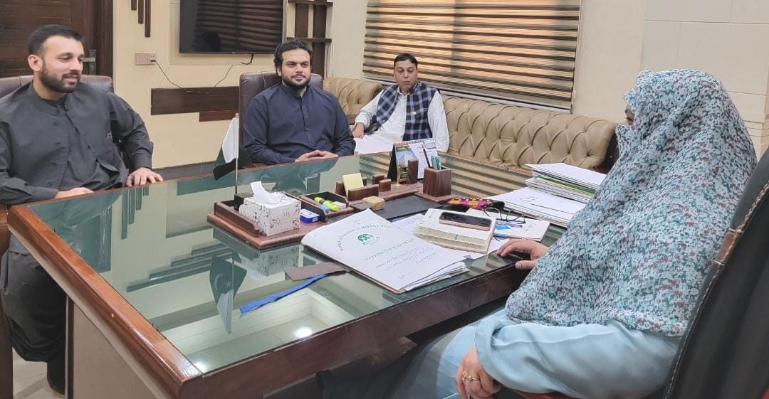 Quetta, September 9, 2024: Advisor to the Chief Minister of Balochistan for the Department of Women's Development, Dr. Rubaba Khan Buledi met with Provincial Secretary for Law and Provincial Affairs Law, Nawabzada Mir Zareen Khan Magsi. During the meeting, Nawabzada Mir Zareen Khan Magsi congratulated Dr. Rubaba Khan Buledi on receiving the Sitara-i-Imtiaz. Nawabzada Mir Zareen Khan Magsi discussed possible measures for the welfare of women in his constituency. Dr. Rubaba Khan Buledi emphasized that the role of women in society is crucial and protecting their rights is a top priority. She mentioned that programs are underway to uplift women in many districts of Balochistan. Dr. Rubaba Khan Buledi further stated that every possible step would be taken to address women's development and issues. She underscored that the development of women in Balochistan can only be achieved through joint efforts and cooperation. The Pakistan Times Pakistan Times quetta