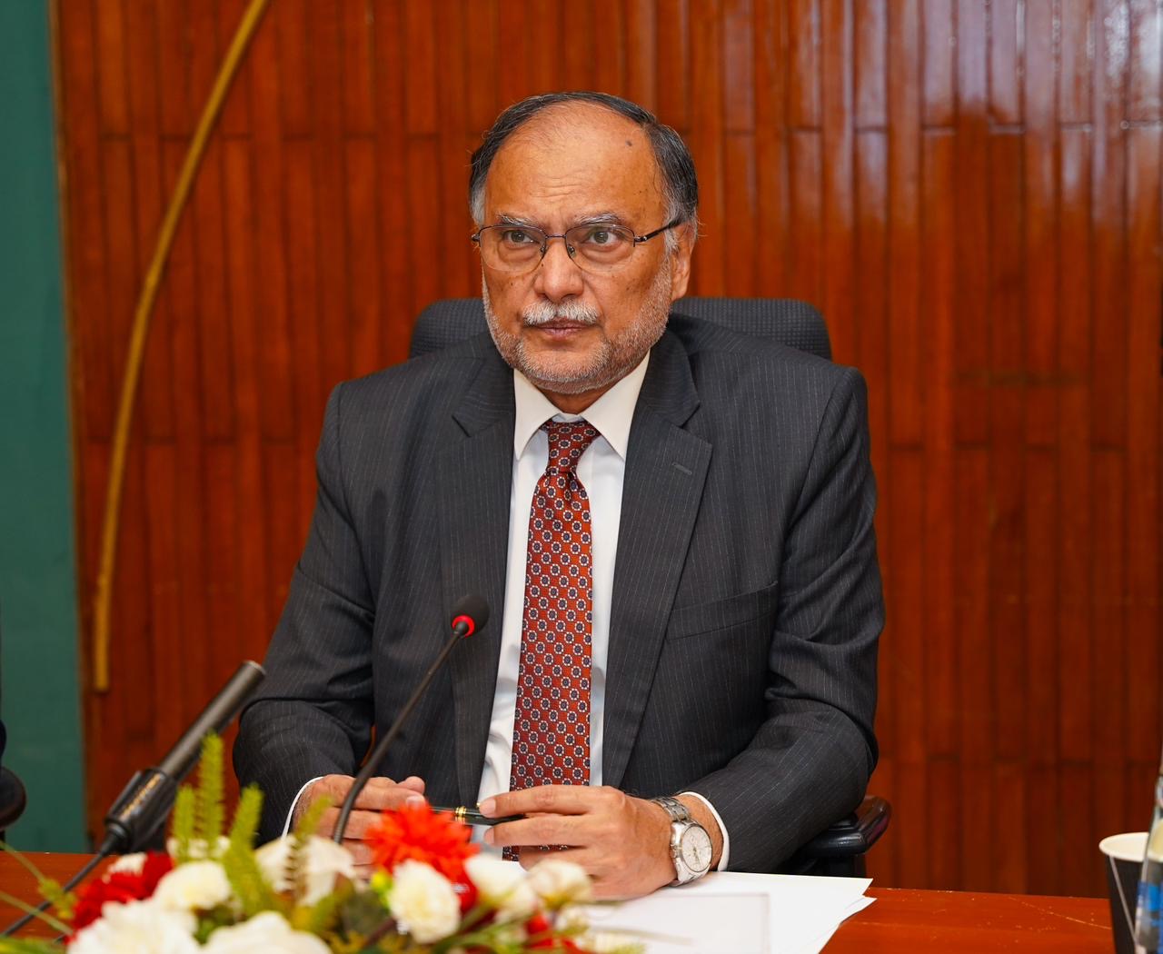 *Without addressing long-standing economic imbalances, Pakistan’s growth would continue to be short-lived: Ahsan Iqbal*

Islamabad: Planning Minister Prof. Ahsan Iqbal chaired a high-level forum on the subject titled "Pro-Growth Agenda within IMF Program" to discuss Pakistan’s economic growth strategy under the recently approved International Monetary Fund (IMF) program. The forum brought together key stakeholders, including economists, industry leaders, and experts from various sectors of the economy, to deliberate on strategies aimed at achieving macroeconomic stability, sustainable growth, and the expansion of exports and employment opportunities.

In his opening remarks, Planning Minister Prof. Ahsan Iqbal highlighted the importance of engaging economists, industry leaders, and experts from various sectors to develop a clear roadmap following Pakistan's agreement with the IMF. He emphasized that the program's goal is to restore macroeconomic stability rather than focus on immediate growth. The challenge, according to the Minister, lies in balancing growth while managing import control, as past growth phases have been followed by economic downturns due to rising imports and insufficient export expansion. He stressed that without addressing long-standing economic imbalances, Pakistan’s growth would continue to be short-lived.

The Minister also drew attention to the economic transformations achieved by several Asian nations over the past two decades, stating that Pakistan must aim for an 8% annual growth rate to generate enough employment opportunities for its young population and ensure long-term prosperity. Achieving this target, he explained, is essential for providing the country's youth with a brighter future, noting that Pakistan’s growth must be sustainable and not merely a temporary peak followed by economic instability.

Prof. Iqbal identified the rapid expansion of exports as the foundation for sustained high economic growth. He emphasized that surpassing the $100 billion export mark is critical for building a more resilient economic ecosystem. Additionally, he underscored the vital role of foreign direct investment (FDI) in this effort, citing the successful examples of countries like China, Japan, South Korea, and India, which leveraged FDI to integrate with global supply chains and significantly boost exports.

In addition to focusing on exports and FDI, Prof. Iqbal stressed the need for increased productivity across all sectors, particularly in agriculture. Despite Pakistan being one of the world’s top producers, it continues to lag behind in terms of productivity. He pointed out that Pakistan’s average milk yield per animal is significantly lower than global standards and highlighted Israel’s success in achieving much higher yields through the adoption of advanced processes and technologies. He noted that similar improvements could unlock substantial growth in Pakistan’s agriculture sector.

The Minister called on the experts in attendance to contribute towards formulating a comprehensive framework to guide Pakistan through the IMF program, ensuring sustainable growth. He warned against complacency, noting that without extraordinary effort over the next three years, Pakistan could find itself facing the same economic challenges at the end of the IMF program. Collective action, he stressed, is required to build a resilient economic structure.

Prof. Iqbal also acknowledged recent positive trends in Pakistan’s economic indicators, including reduced inflation, improved international standing, renewed investor confidence, and a lowered policy rate. However, he cautioned that achieving further progress would require political stability and policy continuity over the next five years. He stressed that avoiding political uncertainty is essential, and this responsibility lies with not only politicians but also the judiciary, establishment, and all other national institutions.

In his closing remarks, the Minister urged the need for a long-term vision as Pakistan approaches its centennial of independence in 2047. He emphasized that the next 24 years will pass quickly, and it is critical for the country to be prepared for this milestone. Prof. Iqbal called for unity and purpose to overcome past setbacks and build a brighter, more prosperous future for Pakistan.
The pakistN Times
Pakistantimes
Daily the Pakistan 