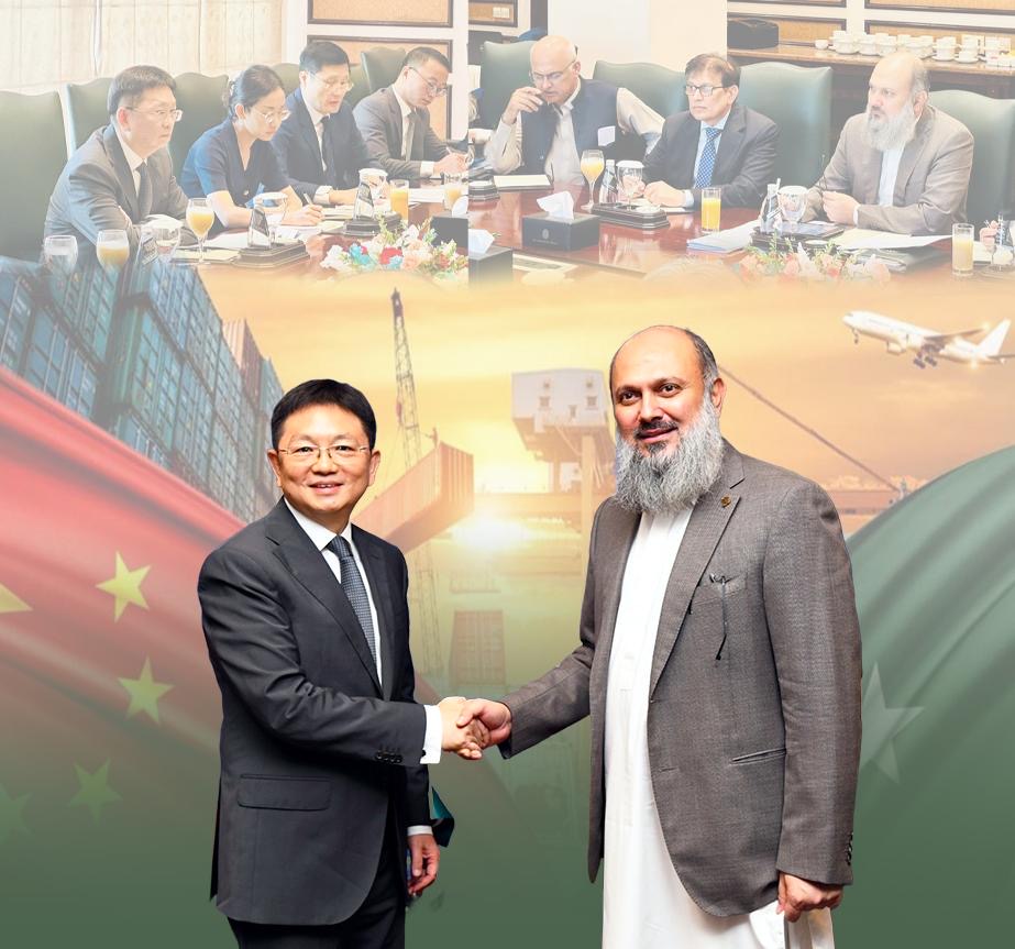 Government of Pakistan Ministry of Commerce ************ Press Release MEETING OF MINISTER FOR COMMERCE OF PAKISTAN WITH CHINESE VICE MINISTER OF MINISTRY OF COMMERCE ISLAMABAD: September 11, 2024꞉ Mr. Jam Kamal Khan, Federal Minister for Commerce held a meeting with H.E Ling Ji, Vice Minister of Commerce, People’s Republic of China on sidelines of the SCO Ministerial Conference. Senior officials from Ministry of Commerce, Pakistan and Ministry of Commerce, China also were present in the meeting. Chinese Vice Minister congratulated Pakistan on hosting first ever Ministerial meeting of the SCO Ministers Responsible for Economy & Foreign Trade and pledged complete support of the People’s Republic of China. During the meeting, both sides agreed to take steps to further explore the ways to enhance trade and to convene a meeting of Committee on Trade in Goods of Free Trade Agreement. Both sides agreed that the there is enormous potential for growth in agriculture sector. Chinese side desired its eagerness to import quality products from Pakistan. Chinese side invited Pakistan to participate in China International Import Exhibition, Shanghai this year and conveyed that the huge space has been reserved for Pakistan. Pakistan side confirmed that the Pakistan is going to participate in the exhibition with 33 companies and also will establish a country pavilion. It was also agreed during the meeting that the Gwadar Port should be operationalized at optimal capacity at the earliest. Pakistan side informed that under the directions of the Prime Minister, a high-level committee has just shared its recommendations for making the Port fully operational. The pakistan Times Pakistan Times 