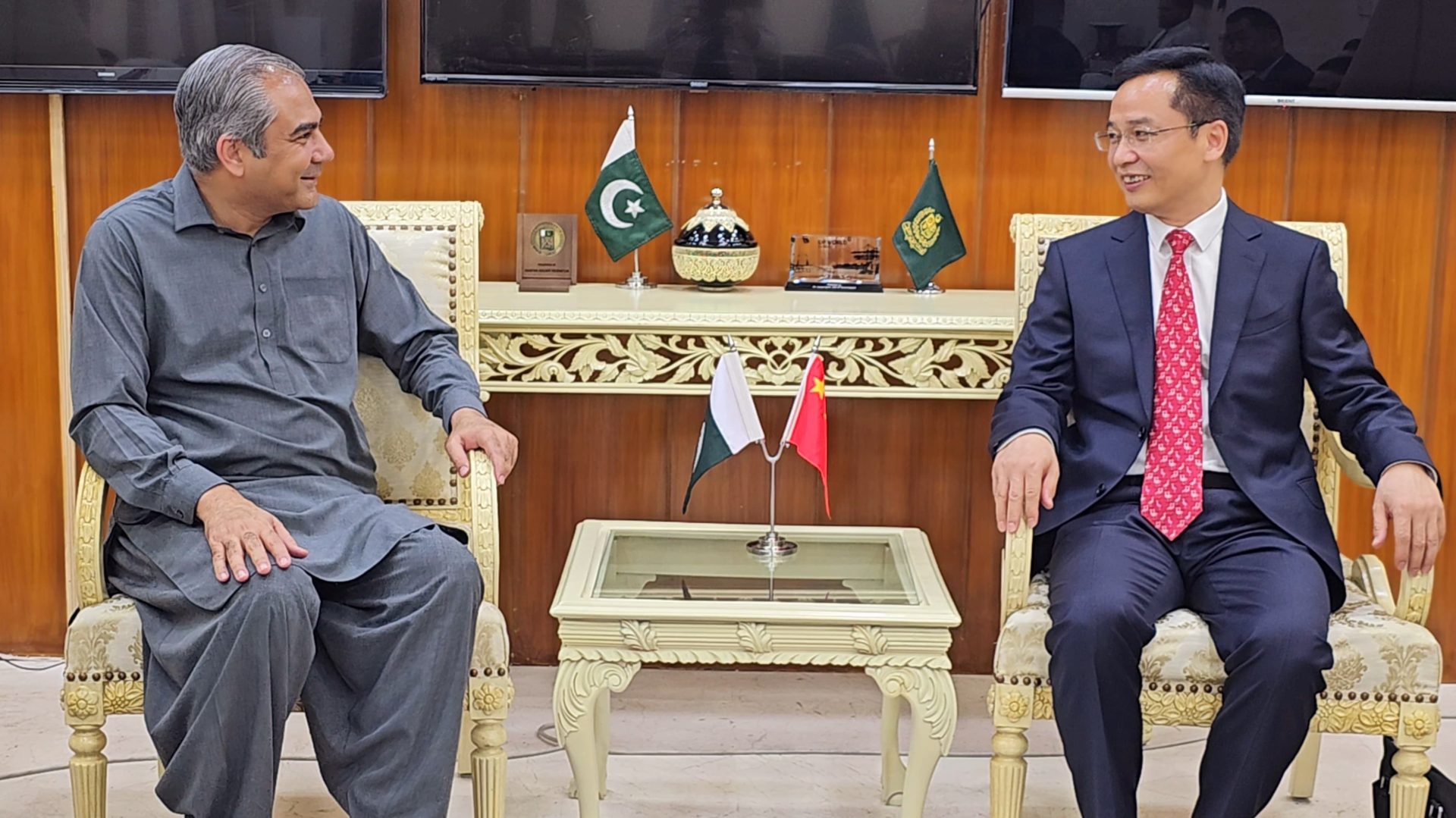 *Federal Interior Minister Mohsin Naqvi Meets Chinese Delegation Led by Minister Chen Mingguo* Islamabad: September 21, 2024: Federal Interior Minister Mohsin Naqvi met with a high-level Chinese delegation led by Minister for Political and Legal Affairs Chen Mingguo. Federal Minister for Interior warmly welcomed Minister Chen Minguo and his delegation upon their arrival at the Ministry of Interior. During the meeting, it was agreed to enhance cooperation in various fields, including counter-terrorism, cross-border cooperation, anti-smuggling, and anti-narcotics efforts. During the meeting Pakistan-China relations, particularly with Xinjiang, and matters of mutual interest were discussed. During the meeting, it was agreed to conduct joint police and paramilitary forces exercises in Gilgit-Baltistan or Xinjiang and train Gilgit-Baltistan police officers at the Xinjiang Police Academy. During the meeting, it was also agreed that comprehensive measures would be taken to against terrorism which is a global issue. It was also decided that a Pakistani delegation, led by the Federal Secretary of Interior, would soon visit Xinjiang to enhance mutual cooperation. Chinese Minister Chen Mingguo also invited Federal Interior Minister Mohsin Naqvi to visit Xinjiang. Mohsin Naqvi said that Xinjiang province is of vital importance for Pakistan in it's relations with China. He underscored that besides being Pakistan's neighbor, we have a 600-kilometer-long border with Xinjiang. He added that the China-Pakistan Economic Corridor (CPEC) project also passes through Xinjiang. He emphasized that Pakistan wants to completely eliminate smuggling of drugs, arms, and all other goods. He noted that the visit of the Pakistani delegation to Xinjiang would open new avenues for strengthening mutual cooperation. Minister Chen Mingyuo expressed the desire to enhance relations with Pakistan in all fields. He said that terrorism is a common problem, adding that Xinjiang had suffered from it for many years. He highlighted that Pakistan can benefit from Xinjiang's experience in counter-terrorism. Pakistan-China relations, particularly with Xinjiang, and matters of mutual interest were discussed during the meeting. The Chinese delegation included Xinjiang's Deputy Secretary of the Committee of Parliamentary and Legal Affairs, Executive Director General of Police, and Vice President of Xinjiang Police Academy. Secretary Interior Khurram Ali Agha, Special Secretary Interior Waqas Ali Mahmood, and Additional Secretary Interior Nazar Muhammad Buzdar were also present on the occasion The pakistan tikes Pakistan tikes Pakistan times Pakistan 