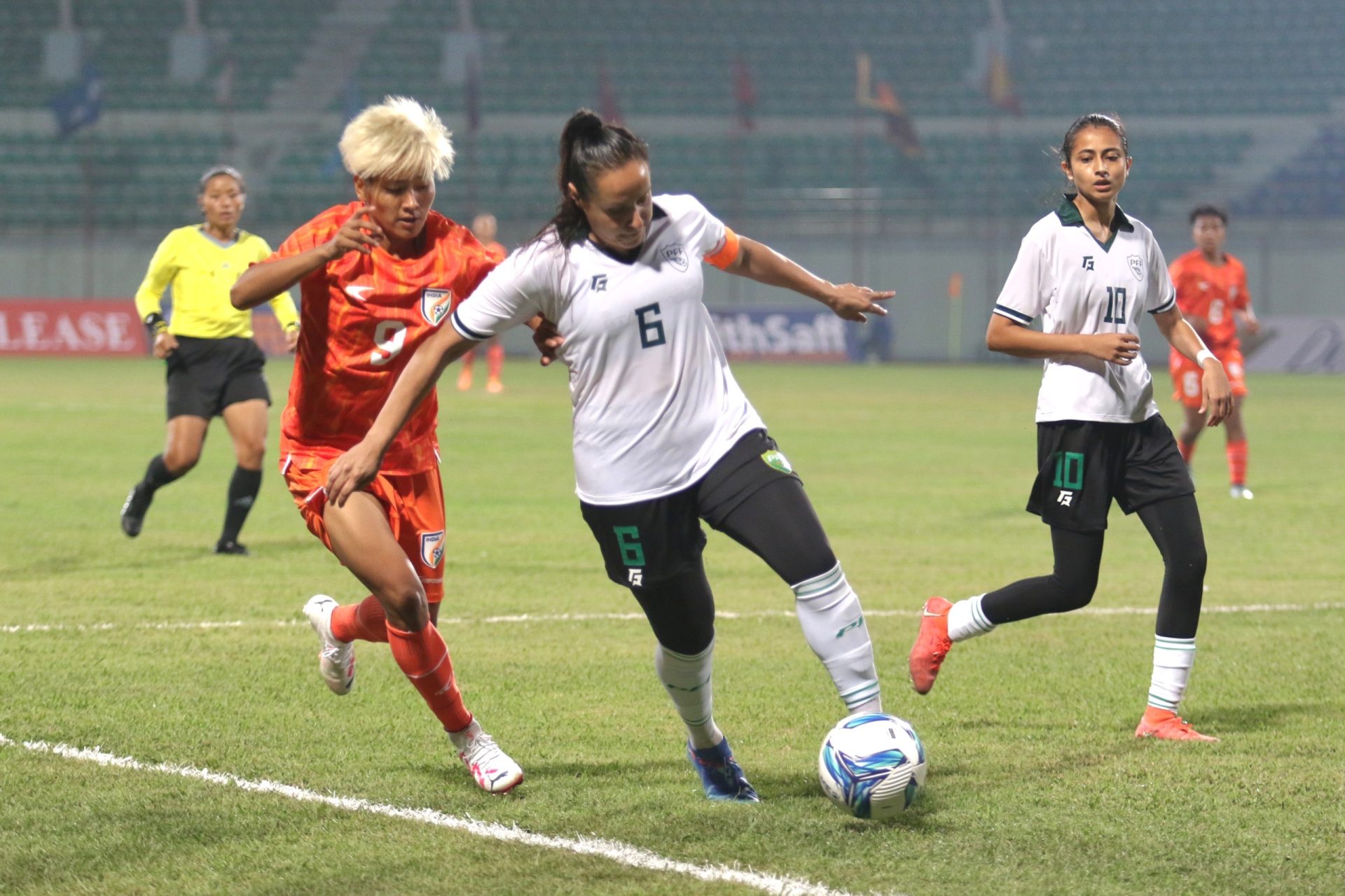 *Pakistan fall to India 5-2 in SAFF Women's Championship 2024* Kathmandu - October 17, 2024 Pakistan women's football team was beaten by arch-rivals India with a final score of 5-2 in an exciting opener of the SAFF Women's Championship 2024 at the Dasharath Stadium. India's Grace Dangmei shone brightly as she provided a solid start to her team, netting two goals, while she was ably supported by teammates Manisha, Bala Devi and Jyoti Chauhan as each contributed one goal to India’s total. Pakistan women, however, did not go down without a fight. Suha Hirani scored the team’s first goal in the extra time of the first half, igniting hopes of a comeback. Just after the break, Kayla Siddiqui added another goal to the team's tally in the 47th minute, reducing the deficit to 2-5. The women in green couldn't convert more goals and lost the opener with a margin of 2-5. The Pakistan women will now take on Bangladesh on October 20 in their second match. Tgepakistntheimes Thepakistantimes Dailytgepakistantikes 