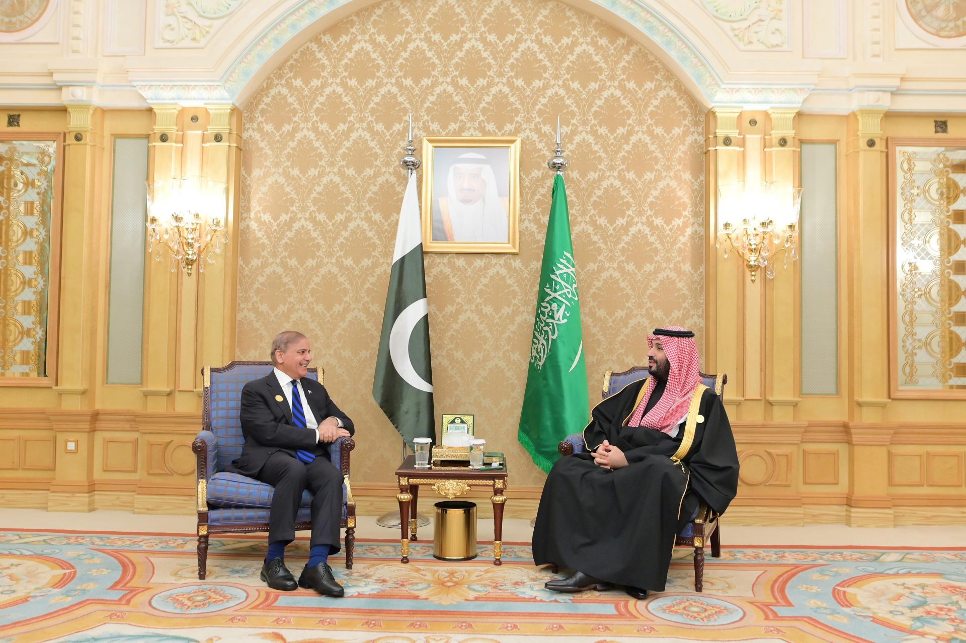 _PMO Press Release No 253/2024_

*Prime Minister's Office*
(Press Wing)

Riyadh: 3 December 2024. 

*Saudi Pak leaders reiterate their common commitment to bring about a major transformation in the bilateral ties*

Prime Minister Muhammad Shehbaz Sharif had a  warm and cordial meeting with the Saudi Crown Prince H.R.H Mohammed bin Salman bin Abdul Aziz Al-Saud this evening on the sidelines of the one water summit. The Crown Prince spoke of his great pleasure at meeting the Pakistani Prime Minister for the fifth time over past six months. He said that this was the evidence of the genuine love and affection that connect the peoples of the two countries. 

Both leaders agreed that it was now necessary for the two countries to bring about a qualitative change in their economic, trade and investment relationship. The Crown Prince stressed that it was important to ensure that Pakistan and Saudi Arabia enhance meaningful cooperation that will bring about economic growth and prosperity in Pakistan. 

Both leaders expressed satisfaction at the pace of progress of the implementation of the Saudi MOUs and agreements regarding investment in Pakistan. 

The Prime Minister thanked the Crown Prince for his most genuine affection for the people of Pakistan. He reiterated his invitation to the Crown Prince to visit Pakistan at his earliest convenience. The Crown Prince responded that he was looking forward to his visit to Pakistan.
The pakistan Times
Pakistan Times
