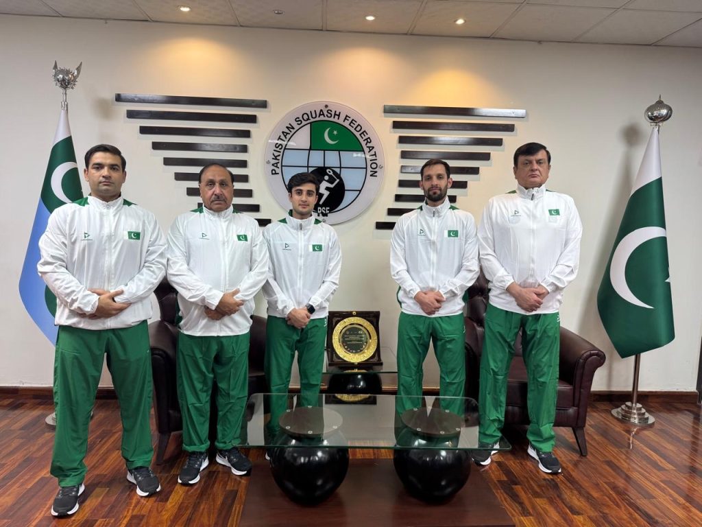 Pakistan Squash Senior Team Lands in Hong Kong, China