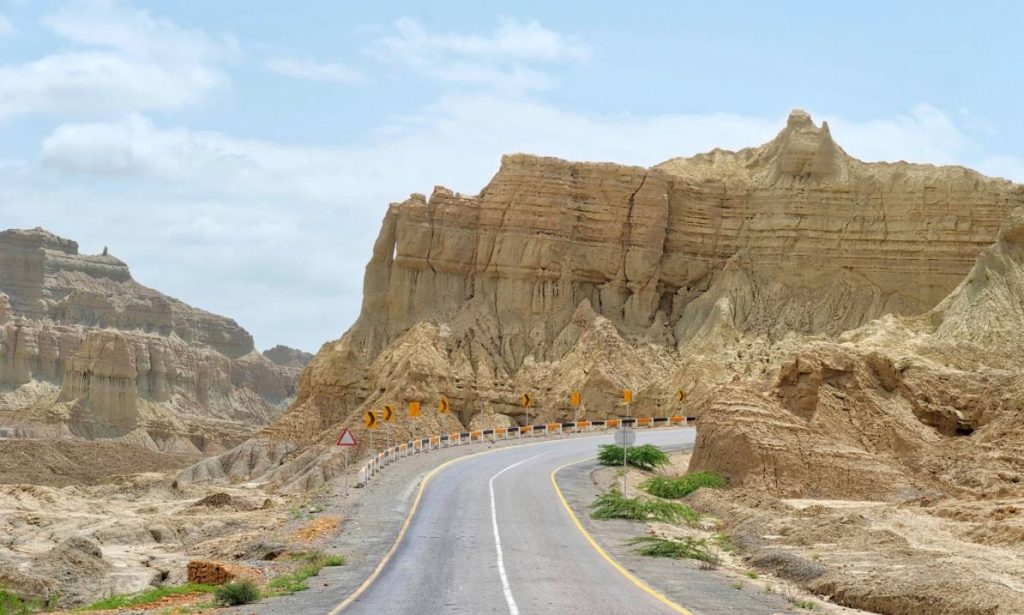 بلوچ نوجوانوں کو پاکستان کے خلاف بیرونی طاقتوں کے مفادات کے لیے استعمال کیا جا رہا ہے : نجیب اللہ کا انکشاف