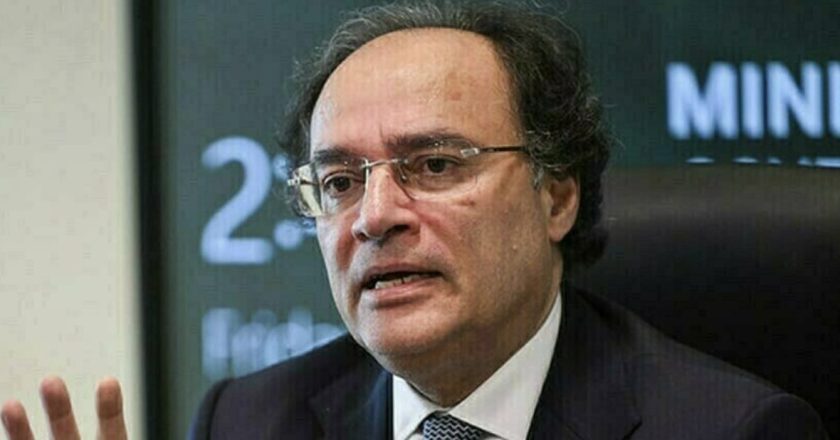 چینی کمپنیوں اور عملے کے تحفظ کیلئے سیکیورٹی اقدامات بہتر کریں گے ،وزیرخزانہ