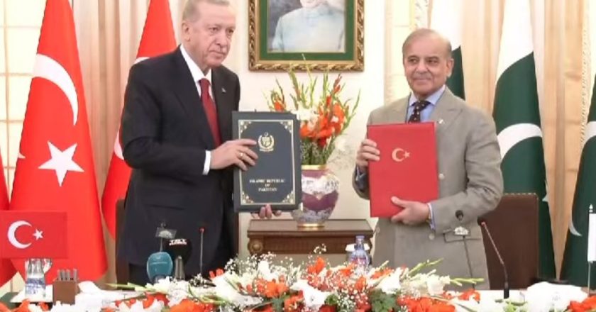 Signing/Exchange Ceremony of Memorandums of Understanding and Agreements between Turkey and Pakistan