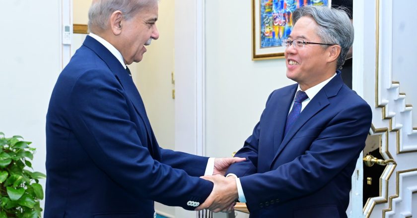 Chinese Ambassador to Pakistan calls on the Prime Minister