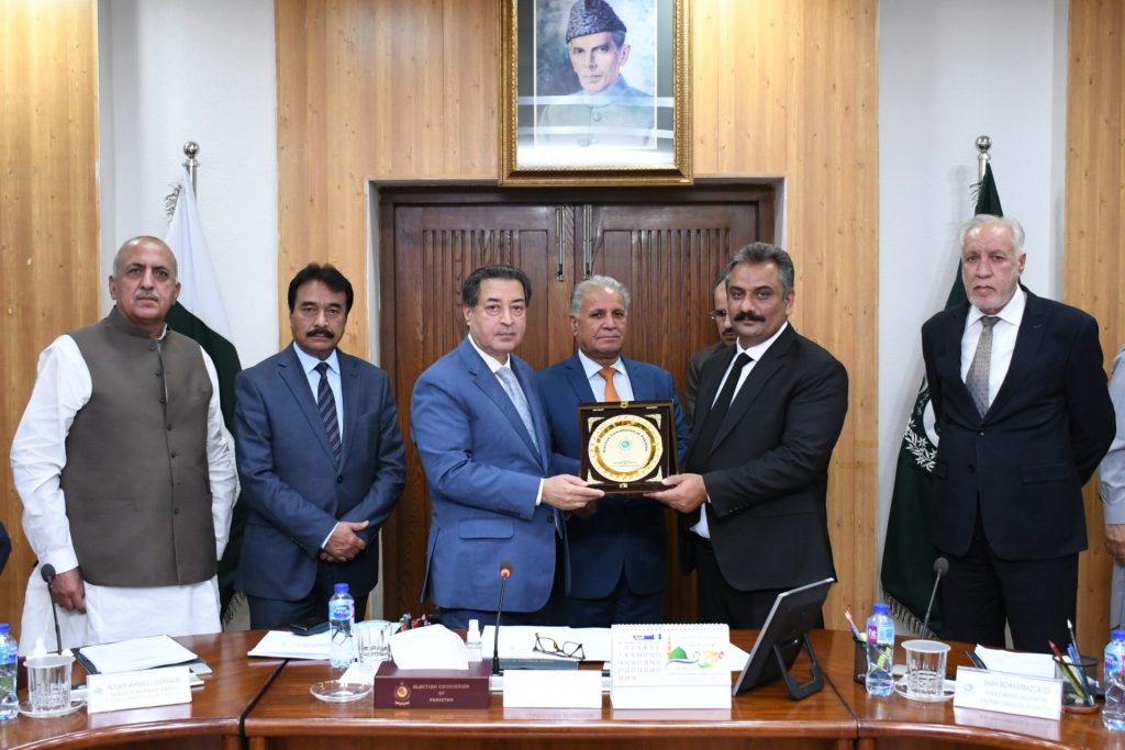 اسلام آباد ہائی کورٹ بار ایسوسی ایشن کے وفد نے آج الیکشن کمیشن آف پاکستان کا دورہ کیا