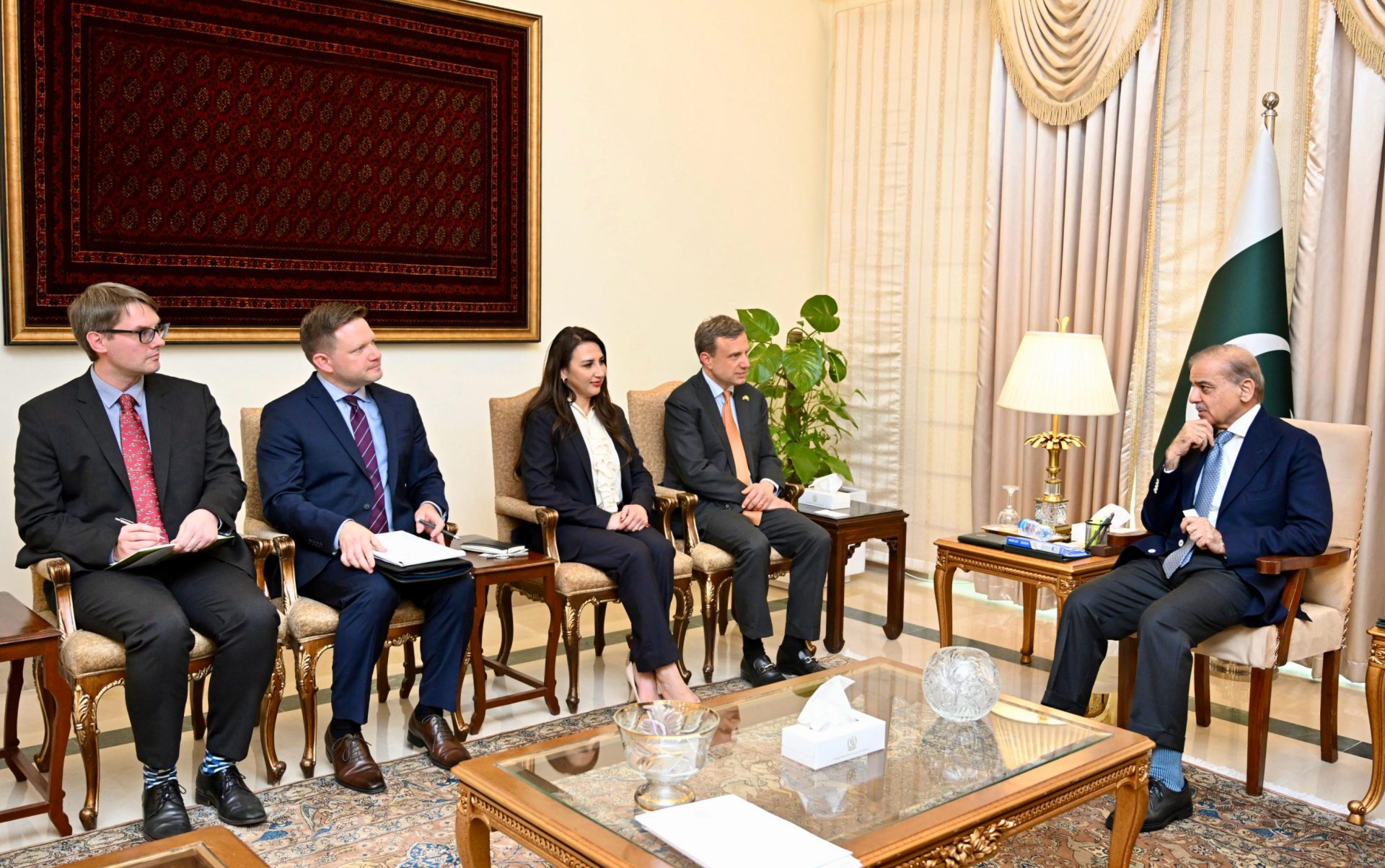U.S. delegation paid a courtesy call on the Prime Minister