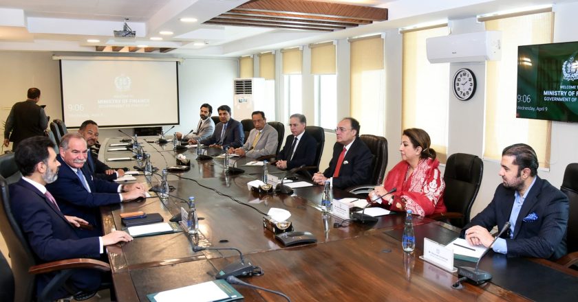 Alvarez & Marsal Delegation Calls on Finance Minister