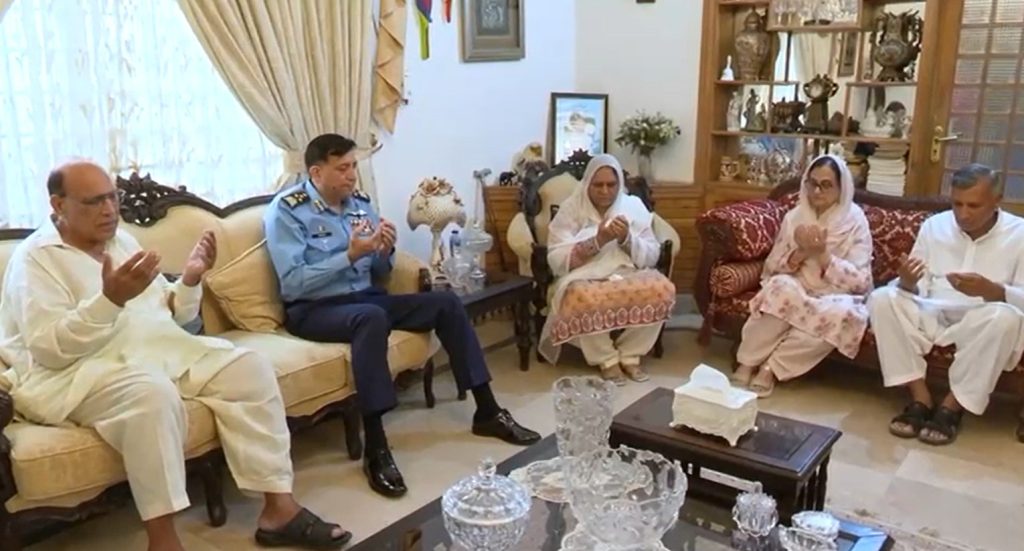 Usman Rwp Chief of the Air Staff, Pakistan Air Force visited the residence of ...