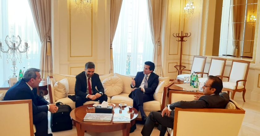 Petroleum Minister Ali Pervaiz Malik Meets SOCAR President Rovshan Najaf to Strengthen Energy Cooperation