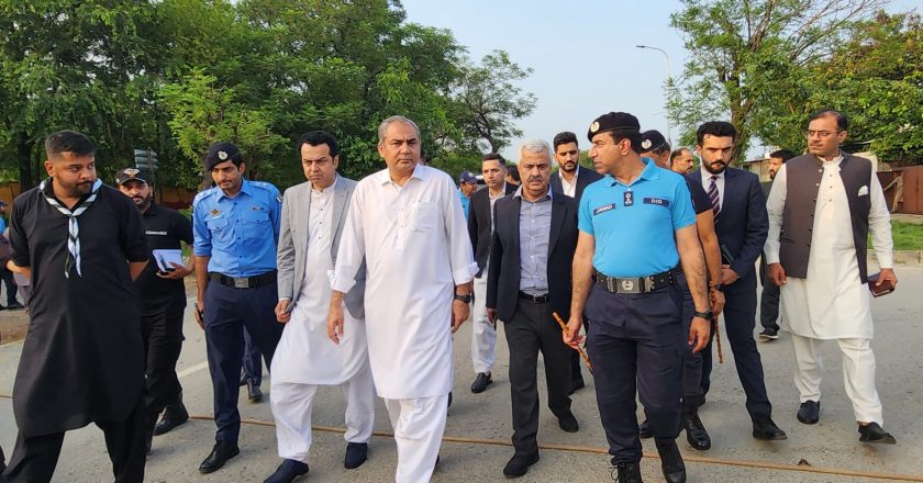 Muharram Security Plan – Federal Interior Minister Mohsin Naqvi and Minister of State Talal Chaudhry visit the Central Imambargah Asna Ashari in G-6.
