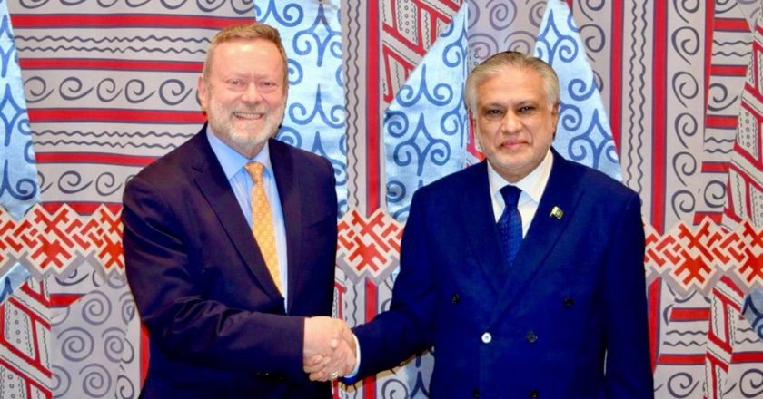 Pakistan DPM and UK Minister discuss regional & global developments