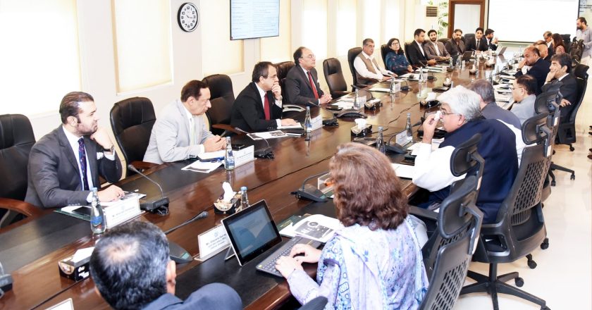 Finance Minister Chairs Meeting of Cabinet Committee on Rightsizing