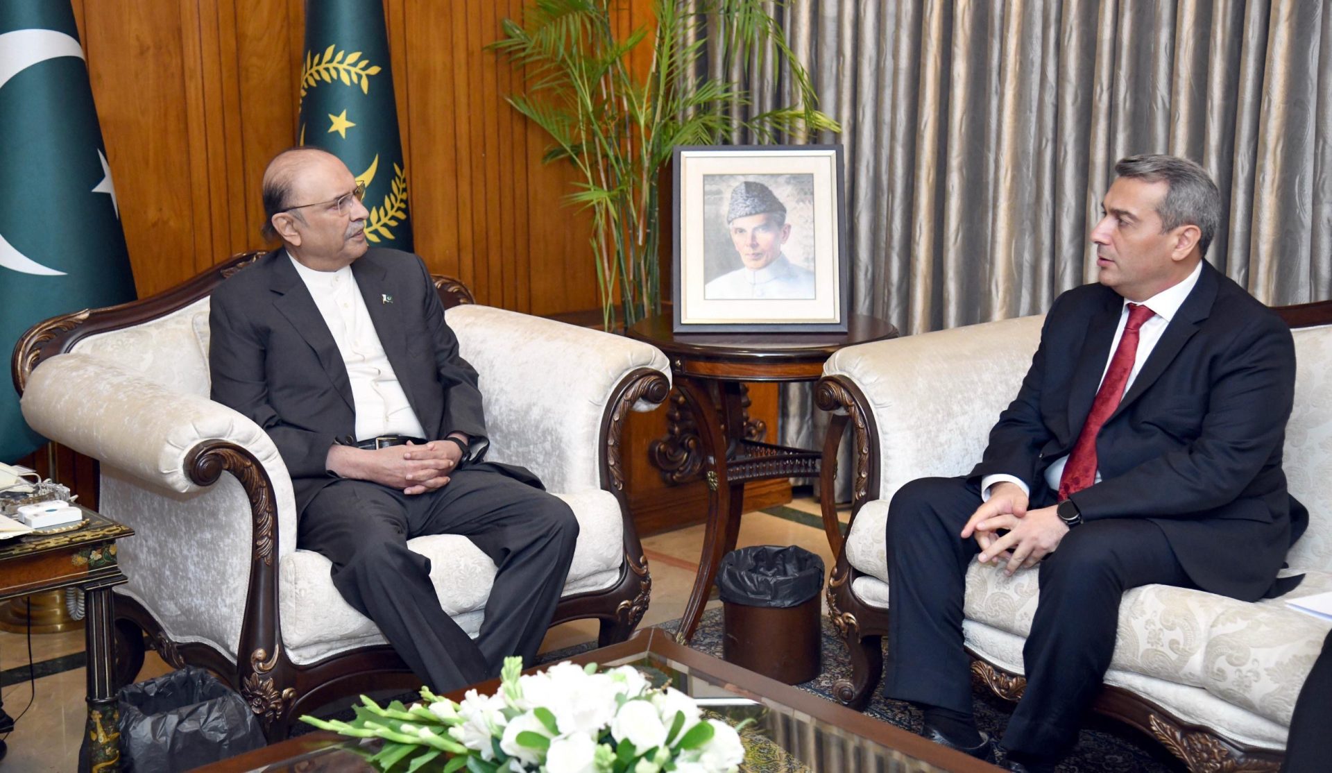 President Zardari Calls for Strengthening Economic and Connectivity Ties with Azerbaijan