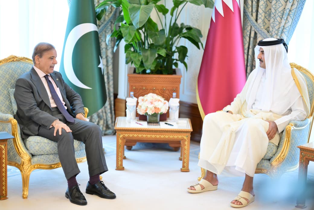 Prime Minister Meets Emir of Qatar on Sidelines of Emergency Arab–Islamic Summit in Doha