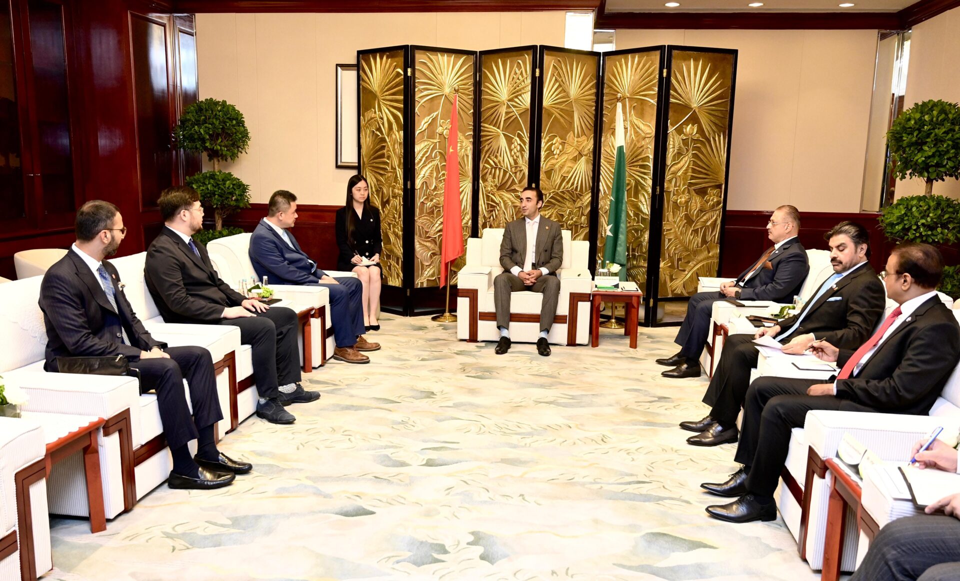 Chairman Bilawal Bhutto Zardari Meets Chinese Construction and BRI Delegations in Shanghai